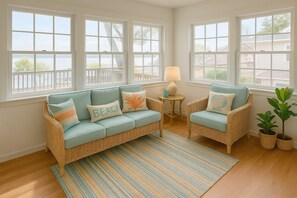 Smart TV - The Saratoga Beachhouse Compound (Saratoga Springs)