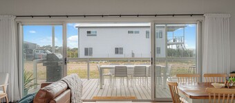 Sandbank Marion Bay, Family-Friendly Coastal Escape Near the Beach