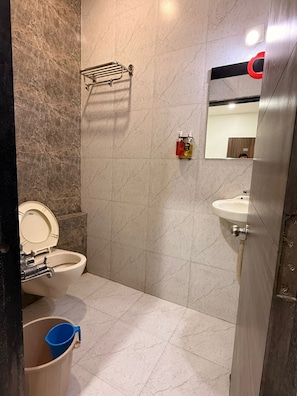 Gratis toiletartikelen, pantoffels, handdoeken, zeep