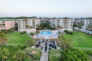 Exterior - Stunning Beach Cottage Steps from the Atlantic features open floor plan (Saint Simons Island)