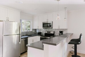 Frigorifero, microonde, forno, lavastoviglie