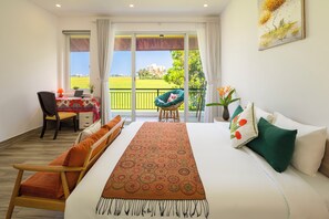 Iron/ironing board, WiFi, bed sheets - 3-bedroom villa in gorgeous greenfield view/pool/center Ho An (Thành phố Hội An)