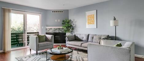 Télévision, chaîne hi-fi