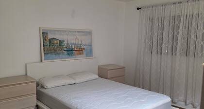 Short Term 1-bedroom in Condo Boca Raton with AC and Internet,