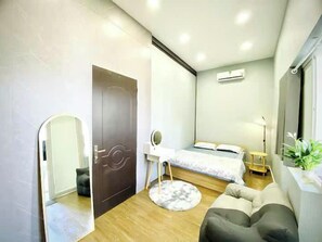 Grand Suite, 1 Bedroom, Club Lounge Access, City View | Egyptian cotton sheets, premium bedding, down comforters