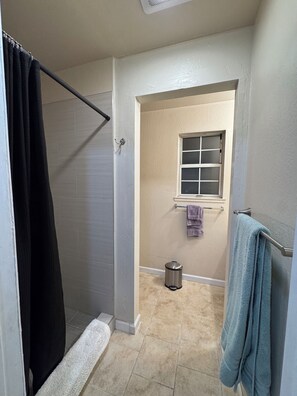 Bathroom - Serene 2-bedroom 1-bathroom and 1-full kitchen in a quiet and peaceful house. (Tracy)