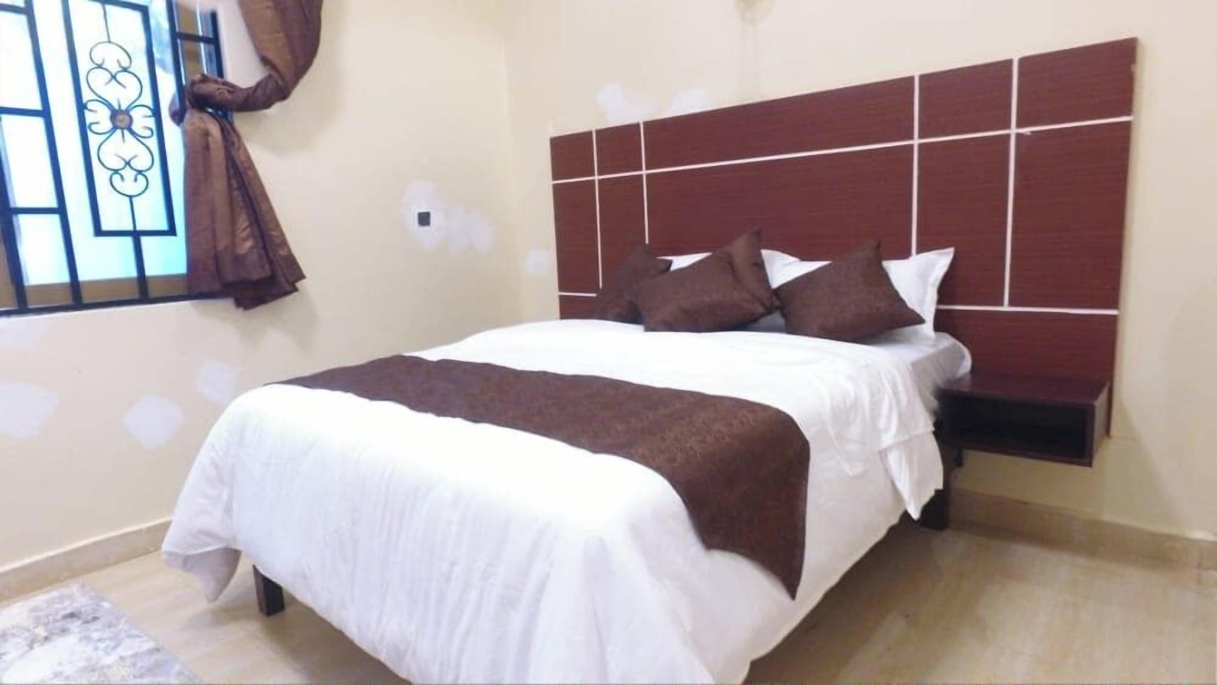Standard Double Room | Laptop workspace, free WiFi, bed sheets