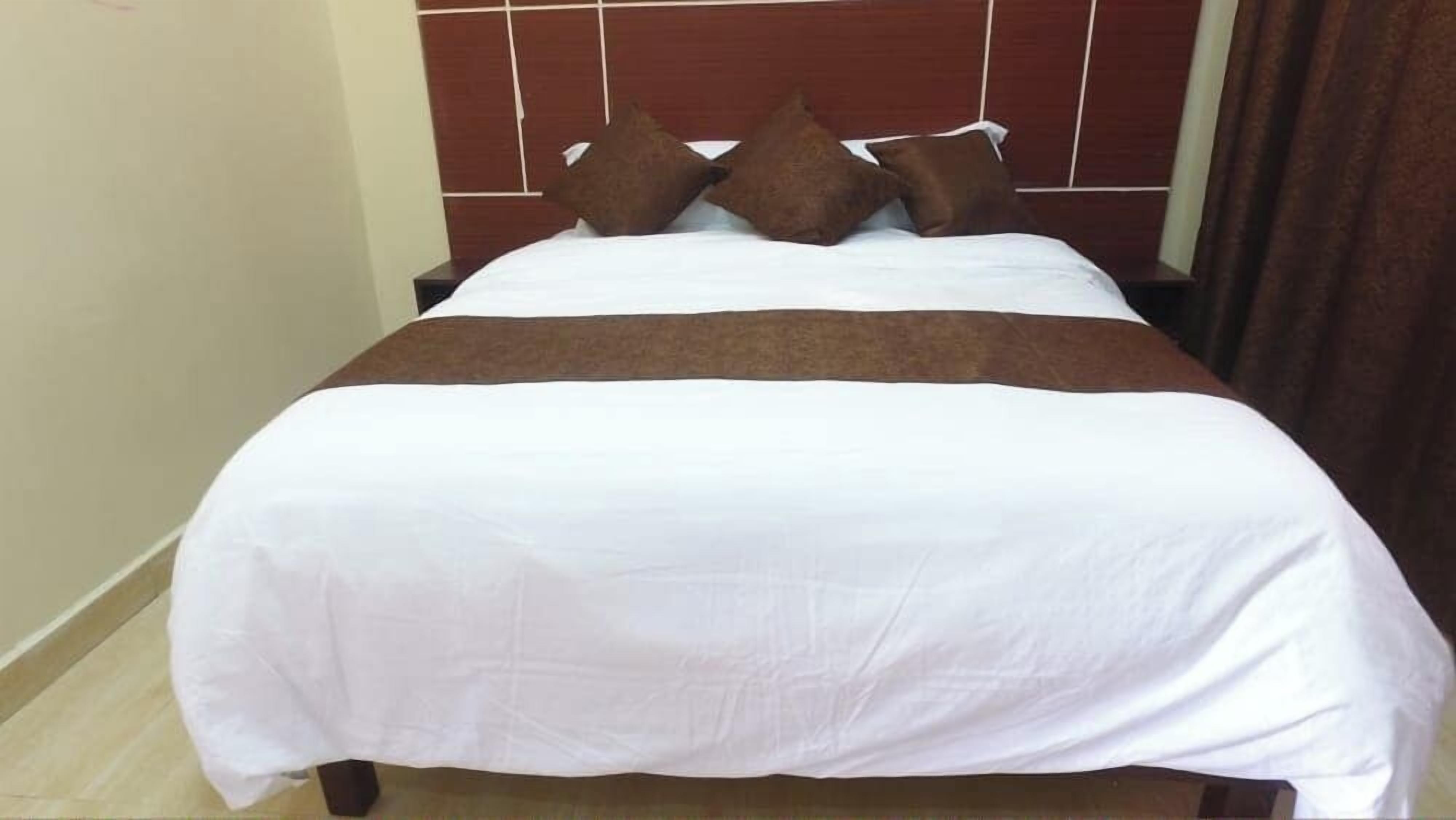 Executive Single Room | Laptop workspace, free WiFi, bed sheets