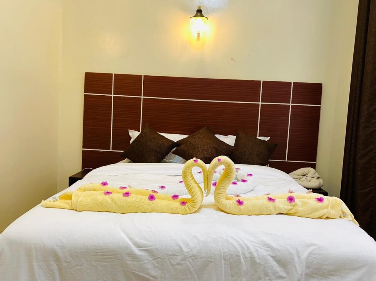 Executive Suite | Laptop workspace, free WiFi, bed sheets