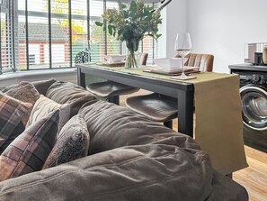 Interior - 1 bedroom accommodation in Anstey (Anstey)