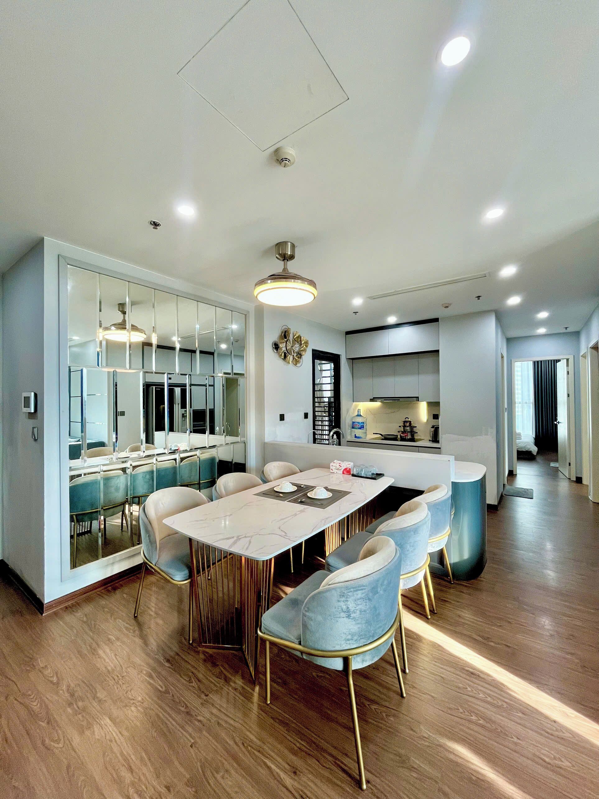 Luxury-Apartment, 3 Schlafzimmer, Balkon, Seeblick | Wohnbereich