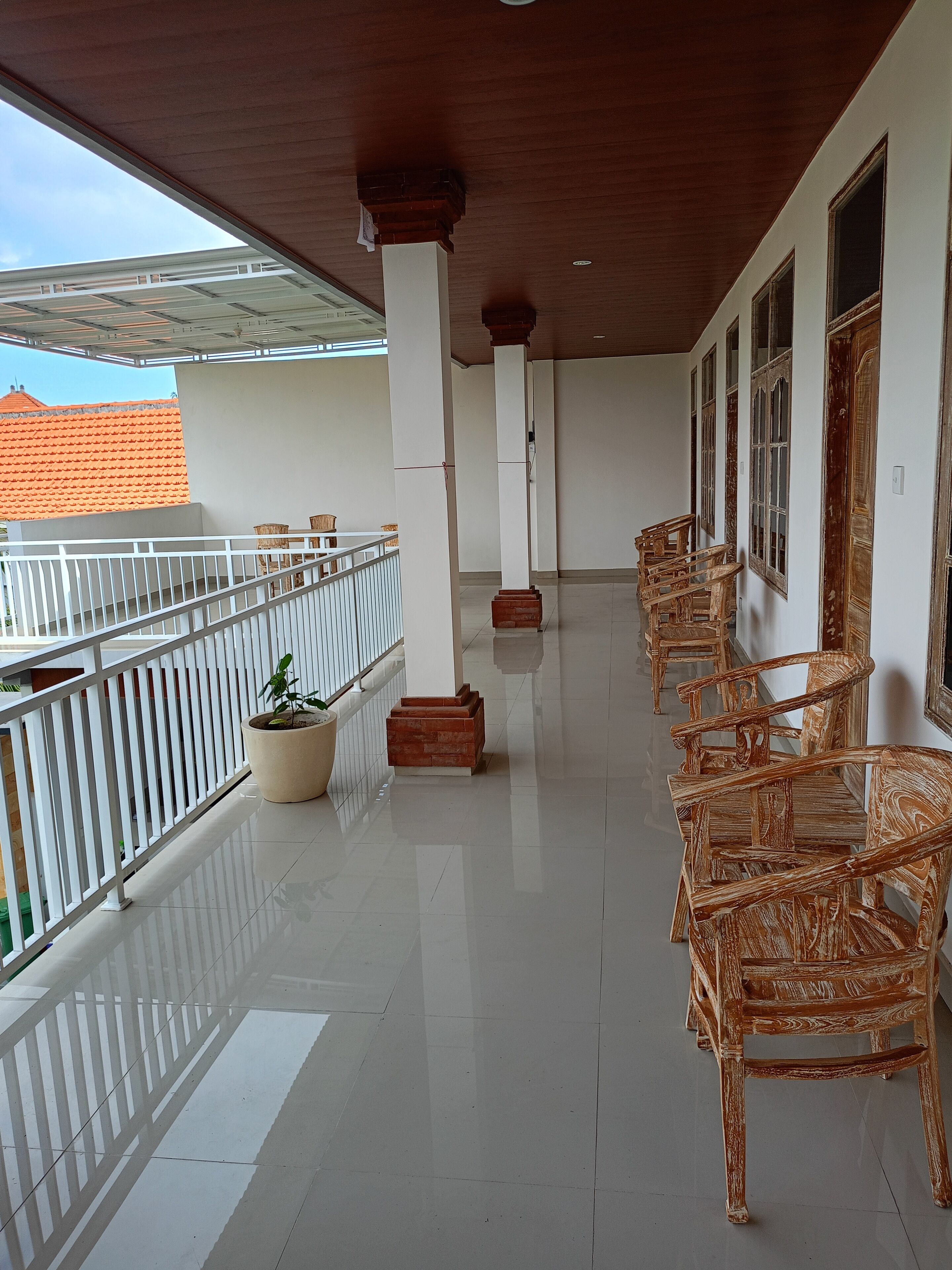 Superior Room, Pool View | Living area