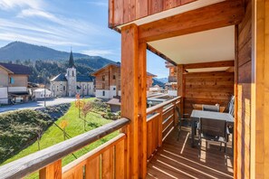 Outdoor dining - Diamant : Appartement lumineux avec garage, centre village (ST JEAN DE SIXT)