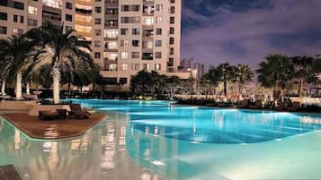 Free daily local cuisine breakfast