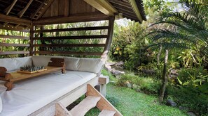 Outdoor dining - Dea Villas - Villa Radha by Elite Havens (Canggu)