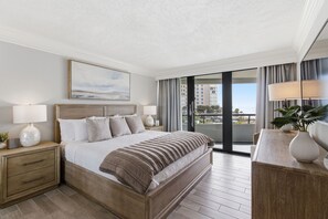 2 bedrooms, iron/ironing board, travel cot, free WiFi - Final June Opening, Lowest Summer Rates, Beachfront Luxury Rental, Gulf Views (Miramar Beach)