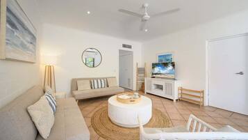 Télévision, table de tennis de table