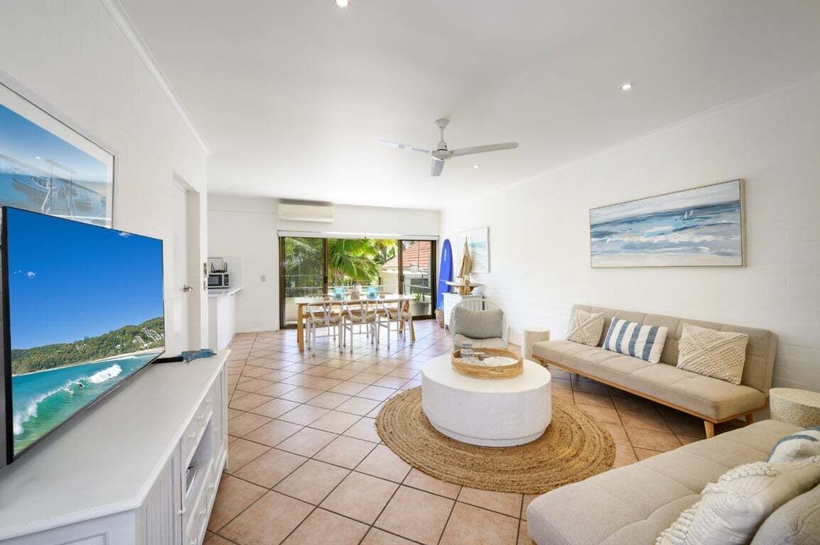 テレビ、卓球台