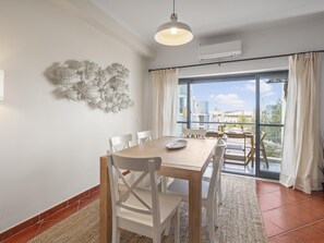Dining - Steps to marina, beach, town (Lagos)