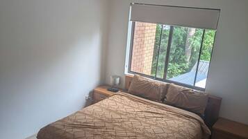 2 bedrooms, iron/ironing board, Internet, bed sheets
