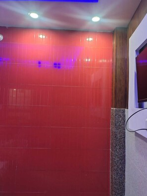 Rollaway beds, free WiFi, bed sheets