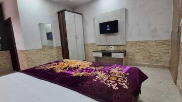 Basic dubbelrum - utsikt mot bergen | Gratis wi-fi