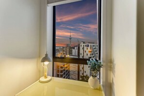 Interior - Stunning Panoramic Cityscape Abode near CBD (Auckland CBD)