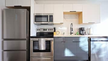 Micro-ondes, four, plaque de cuisson, lave-vaisselle