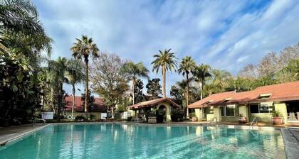 Cozy 1-bedroom condo with pool, gym, security in downtown Fresno