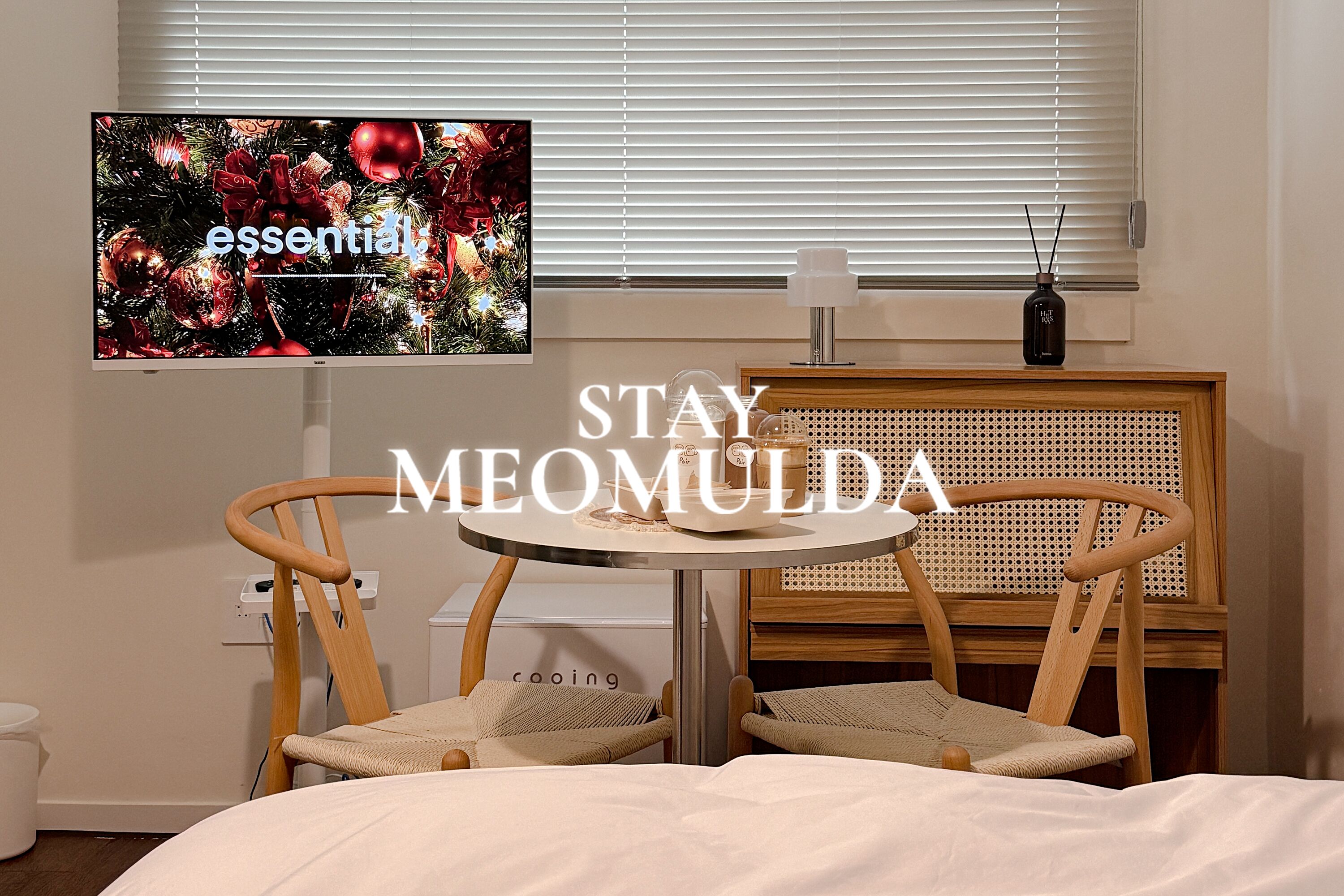 Espacio para trabajar con laptop y wifi gratis 