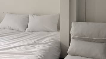 Family Room | Laptop workspace, free WiFi