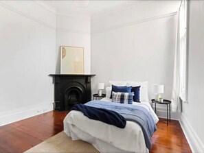 WiFi, bed sheets - Inner city cosy (Richmond)