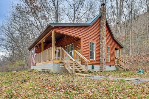 Greenbrier River On-Site! Modern-Rustic Log Cabin