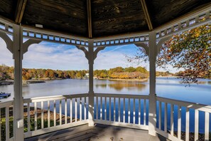 Property grounds - Hot Tub, Game Room! Lakefront Hickory Family Haven (Hickory)