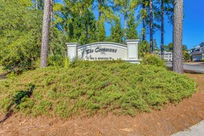 Property grounds - Golfer's Haven: Calabash Condo, 9 Mi to Beach (Calabash)