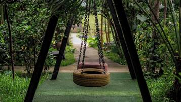 Children’s play area – outdoor