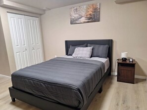 2 chambres, fer et planche à repasser, accès au Wi-Fi (inclus)