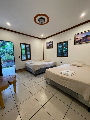 Lodging with a green area in downtown San Juan La Laguna