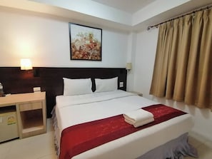 Economy Double Room | In-room safe, free WiFi