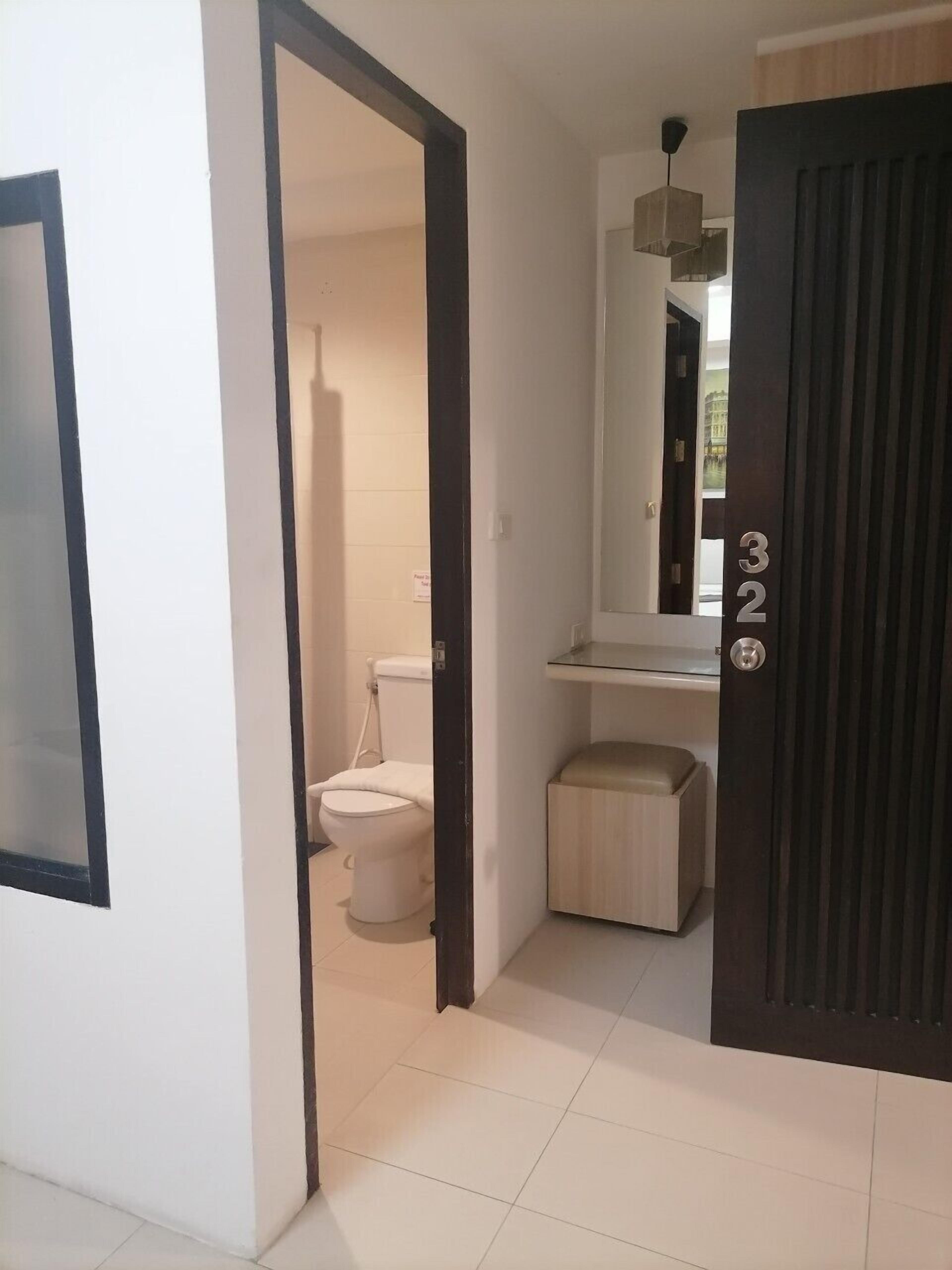 Economy Double Room | In-room safe, free WiFi