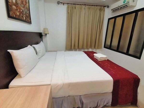 Economy Double Room | In-room safe, free WiFi