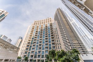 Exterior - Walk from Burj Khalifa and Dubai Mall, Near the Metro Station (Dubai)
