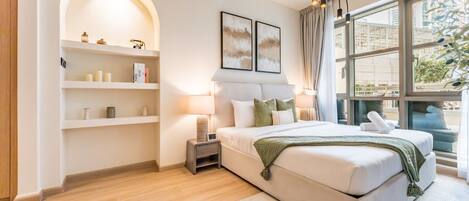 1 quarto, cofres nos quartos, ferros/tábuas de passar roupa