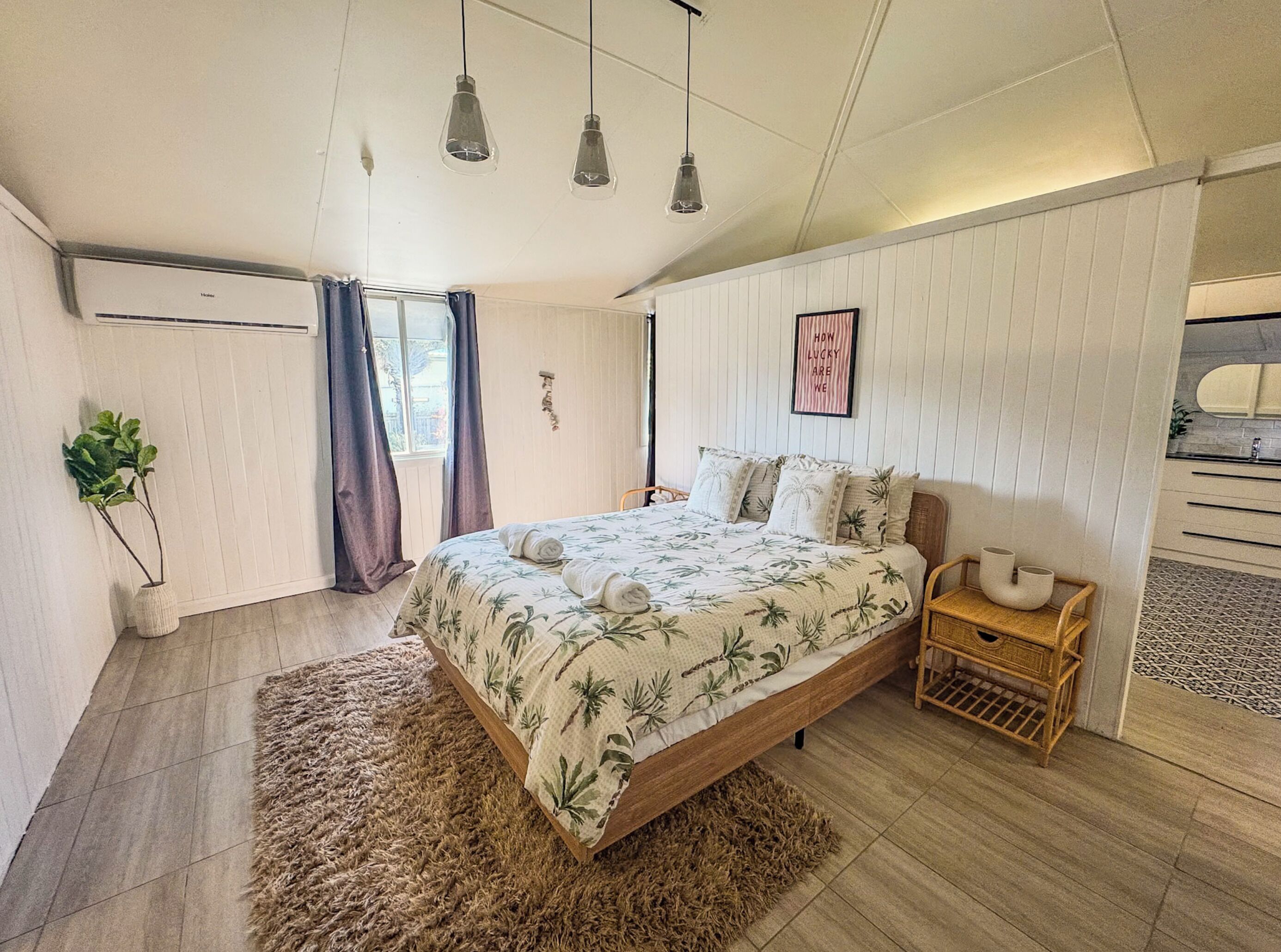 Fer et planche à repasser, Wi-Fi gratuit, draps fournis