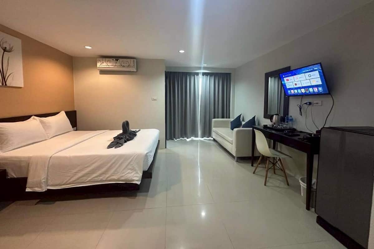 In-room safe, iron/ironing board (on request), free WiFi, bed sheets