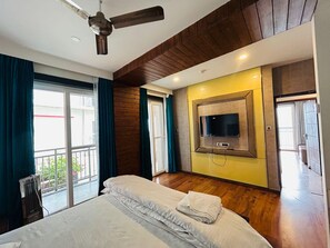 Deluxe Room, Mountain View | Free WiFi