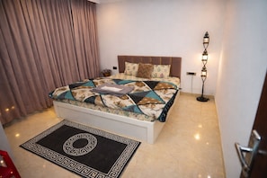Deluxe Room, Mountain View | In-room safe, free WiFi, bed sheets