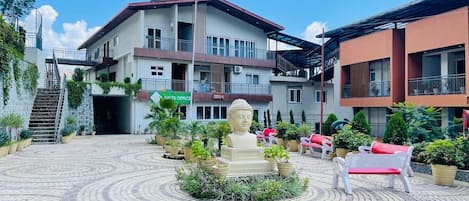 Fachada de la propiedad