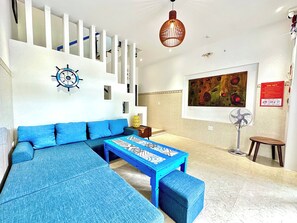 Flat-screen TV - Lamer Beachside Studio Cozy TanThanh (Hoi An)