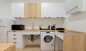 Private kitchen - Family Friendly Apartment in Quiet Neighborhood - 20 Min from Valencia Center (València)